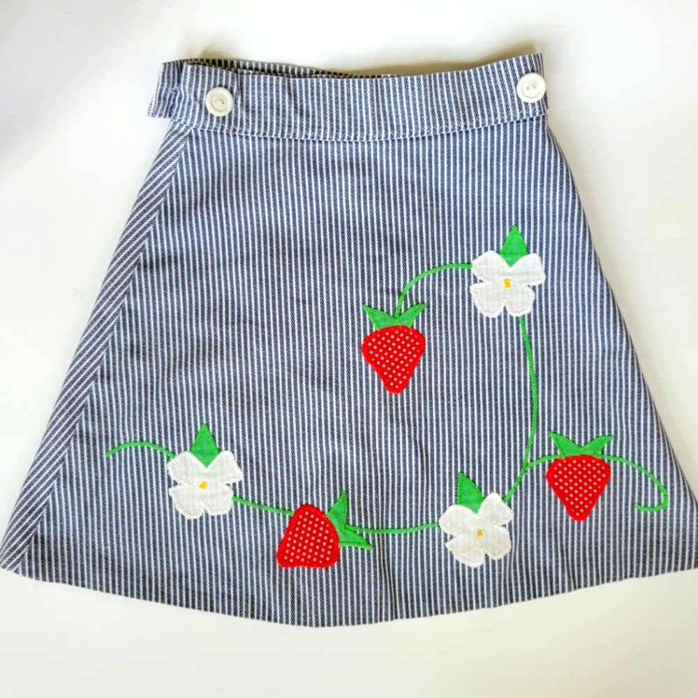 Vintage Strawberry Skirt *READ *